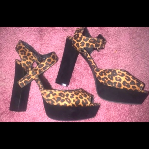 Cheetah print high heel wedges - Picture 1 of 3